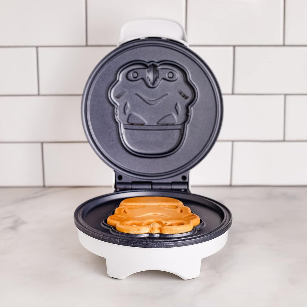 Star Wars Stormtrooper Waffle Maker – Non-Stick Electric Waffle Iron (Disney Licensed)
