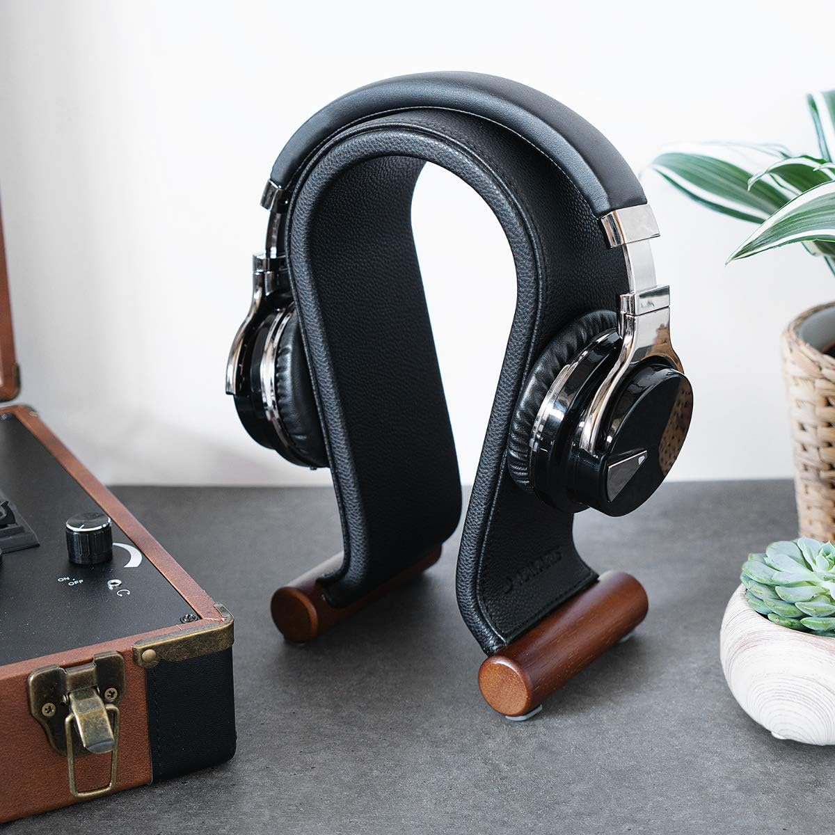Navaris Omega Headphone Stand - Synthetic Leather Headset Hanger with Wood Base for Gaming, DJ & Studio Headphones - Black