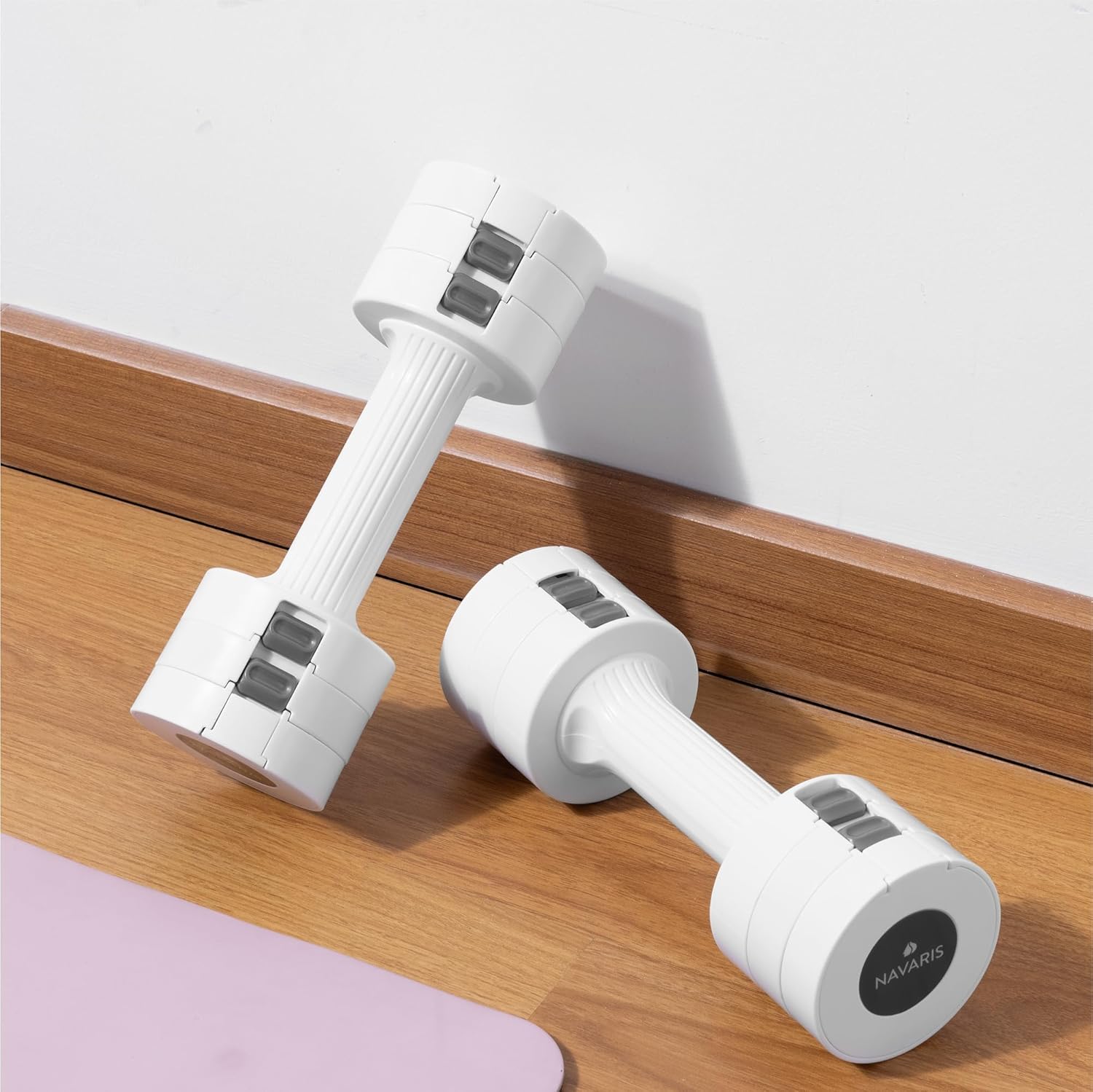 Navaris Adjustable Dumbbells Set – Compact Hand Weights for Women & Men with Non-Slip Grip (1kg–3.5kg Each)