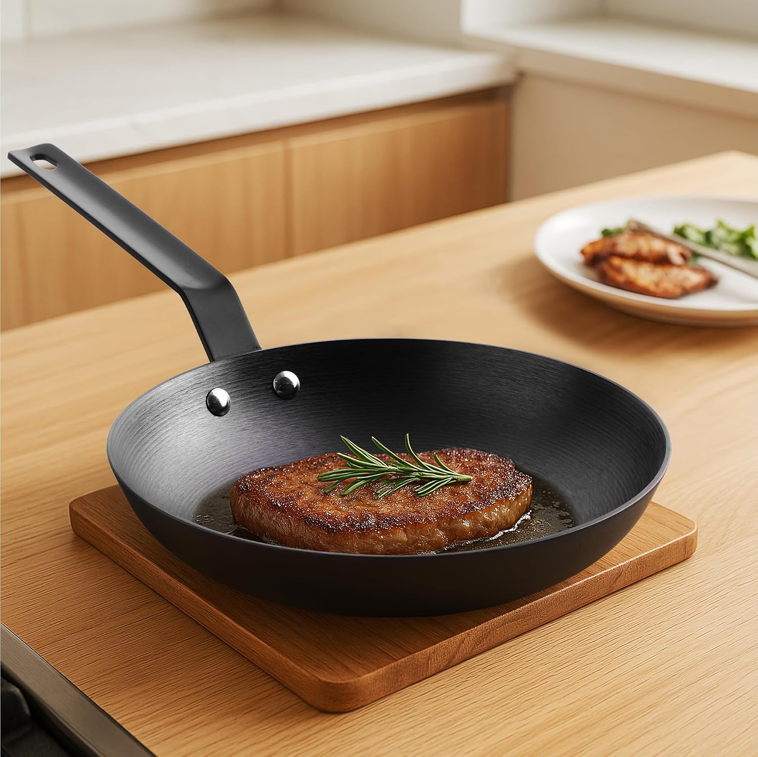 Navaris Nitrided Cast Iron Skillet – 10" (25cm) Lightweight Smooth Frying Pan, Dishwasher Safe & Induction Ready