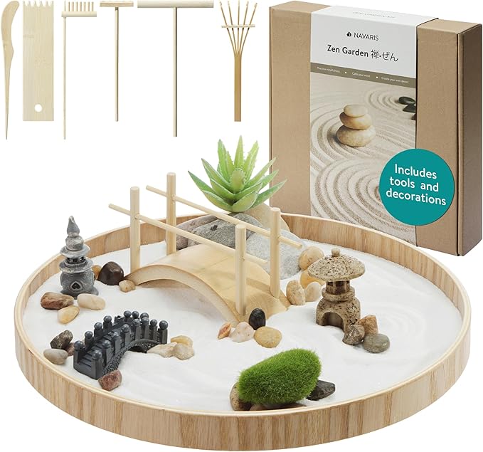Navaris Zen Garden Kit – Mini Japanese Sand Garden with White Sand, Meditation Stones & Decorative Ornaments, Round MDF Tray